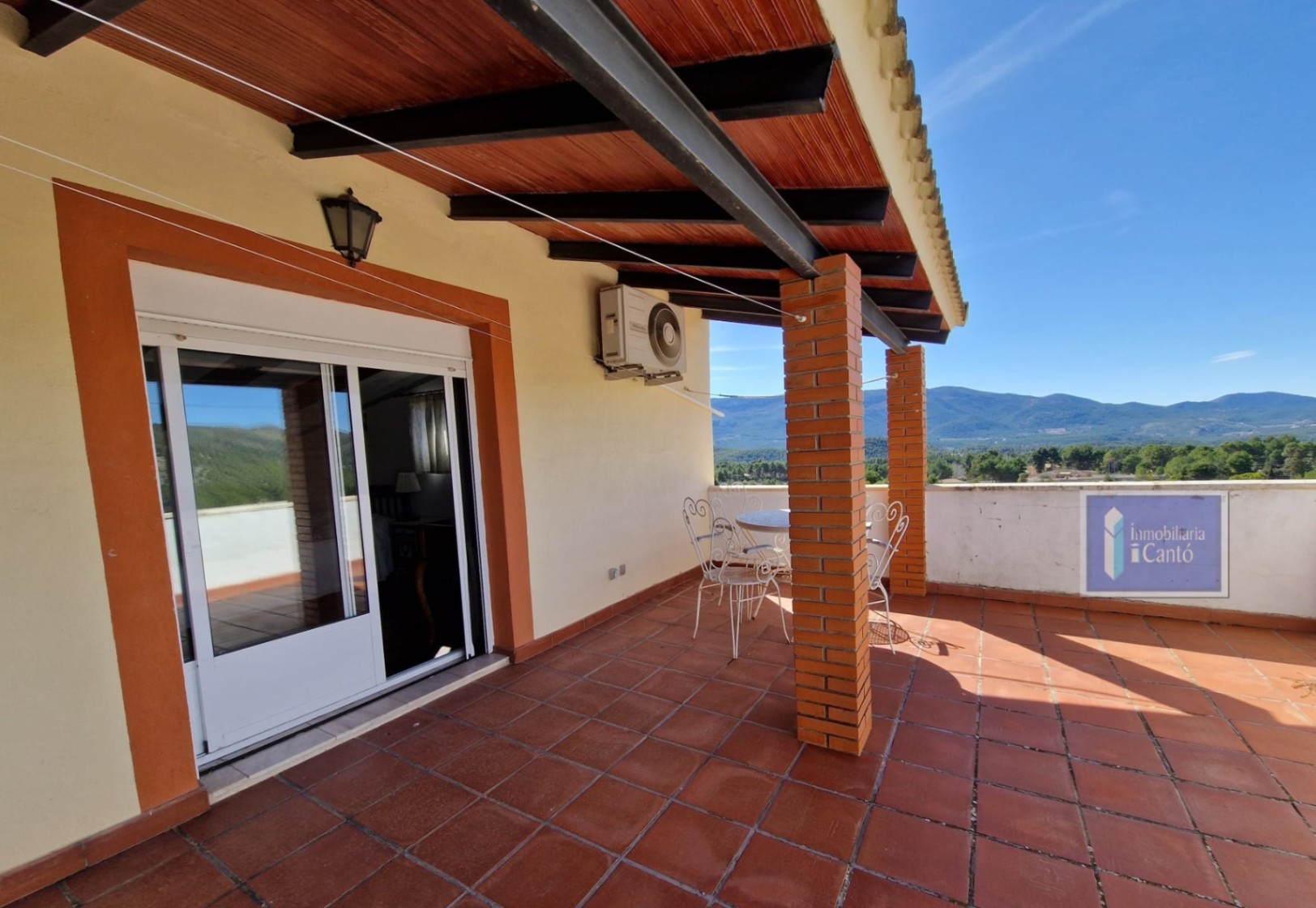 Villa for sale in the Baradello area